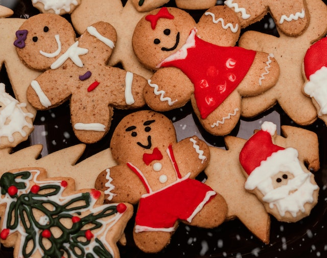 how-prelit-christmas-trees-redefine-christmas-traditions